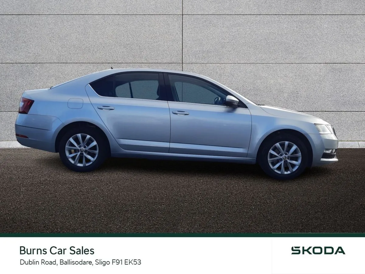 Skoda Octavia Saloon, Petrol, 2020, Grey