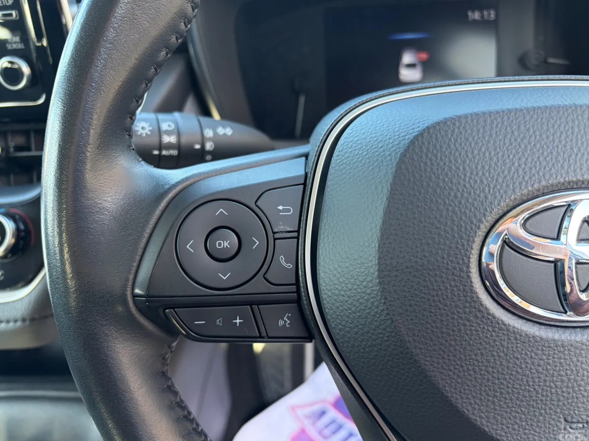 Toyota Corolla Saloon, Petrol Hybrid, 2022, Grey