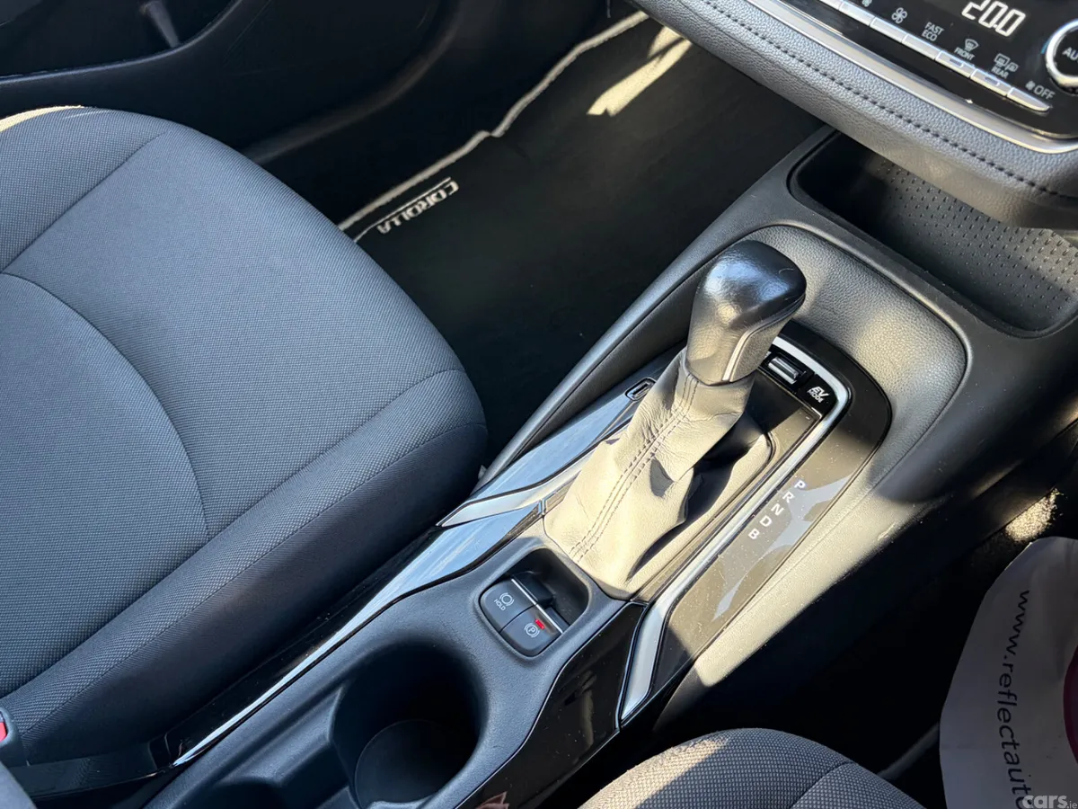 Toyota Corolla Saloon, Petrol Hybrid, 2022, Grey