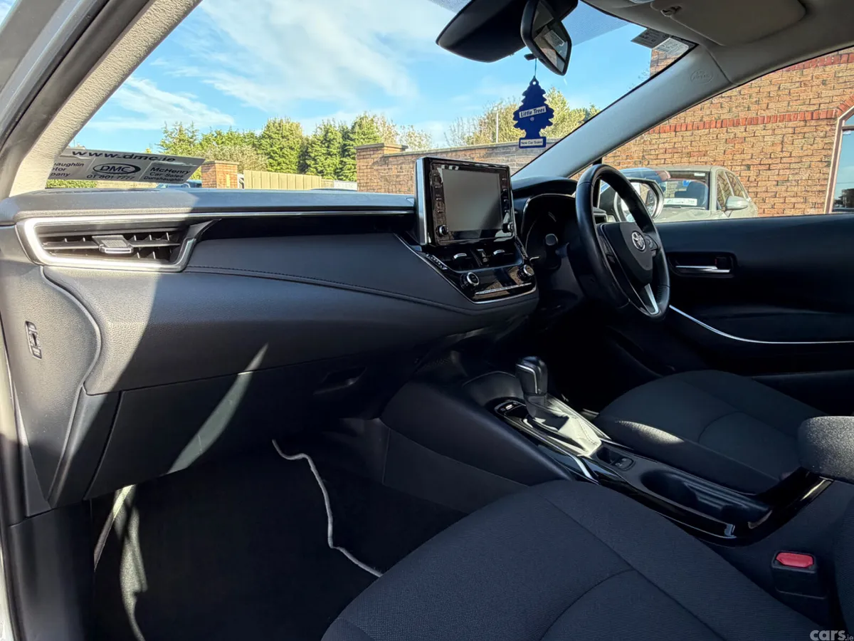 Toyota Corolla Saloon, Petrol Hybrid, 2022, Grey