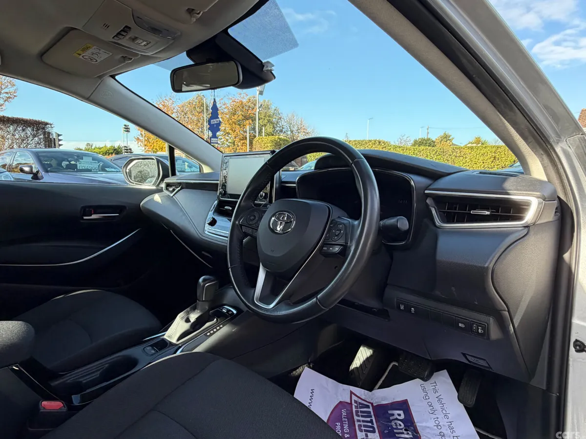 Toyota Corolla Saloon, Petrol Hybrid, 2022, Grey