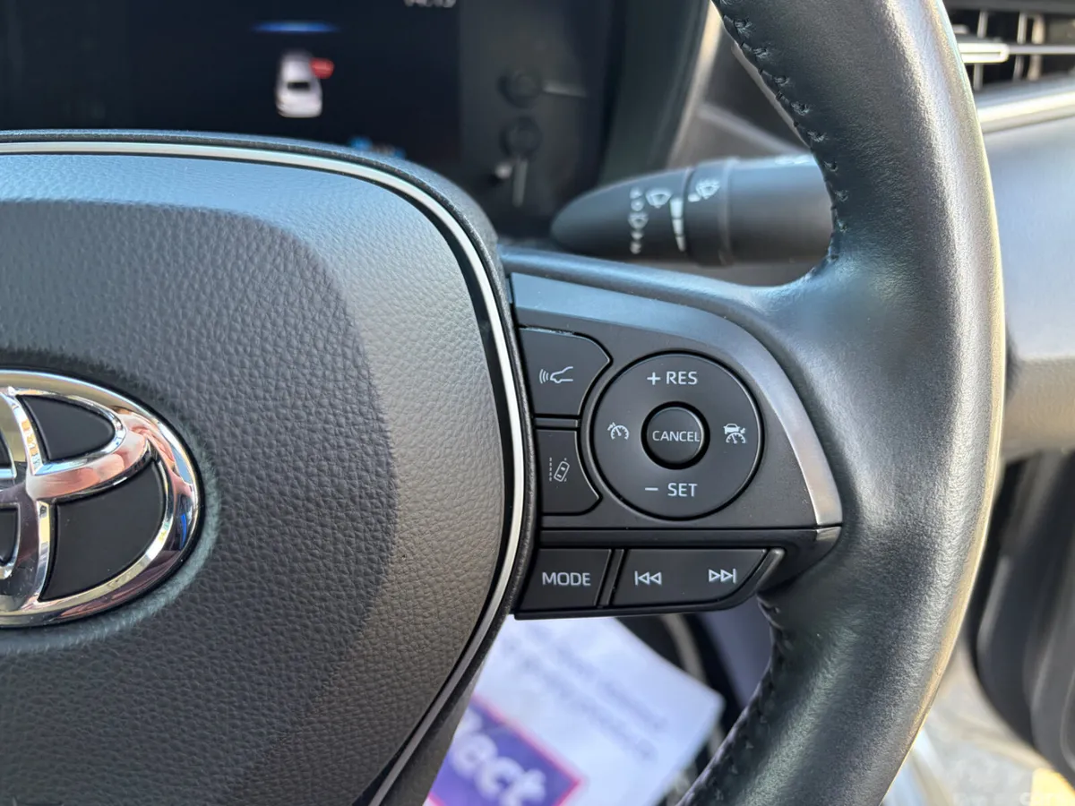 Toyota Corolla Saloon, Petrol Hybrid, 2022, Grey