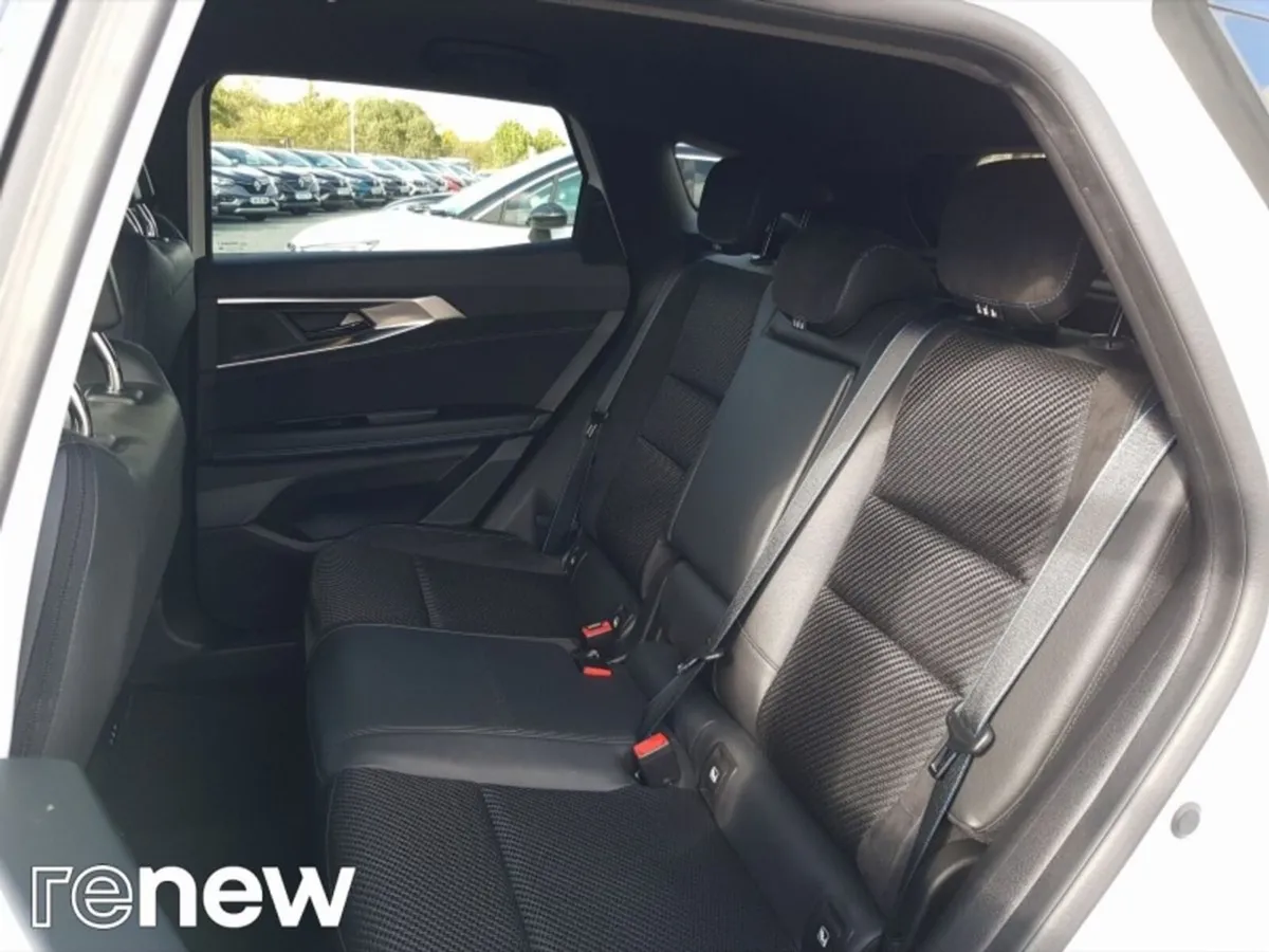 Renault Austral SUV, Petrol Hybrid, 2023, White