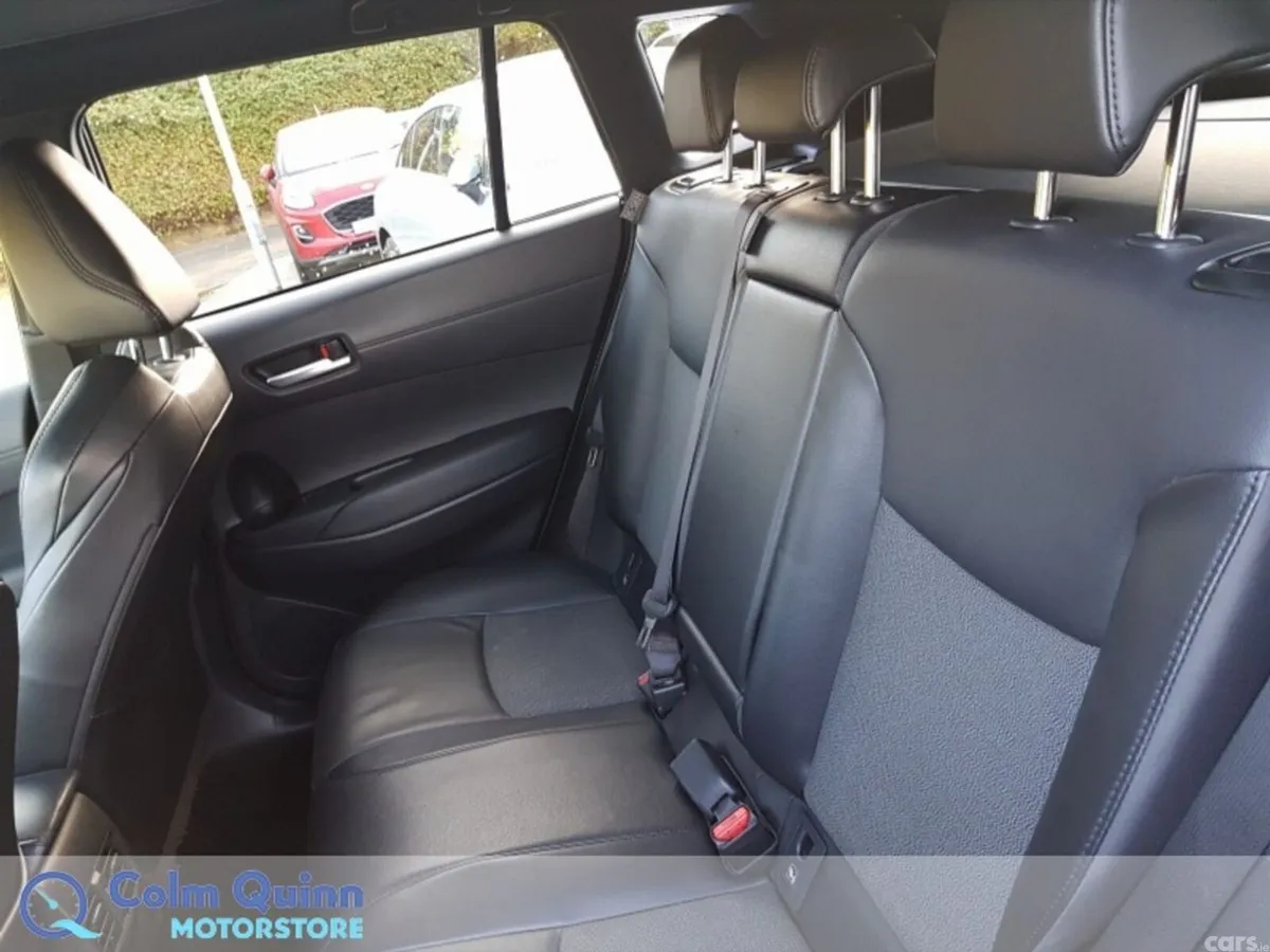 Toyota Corolla Cross Hatchback, Petrol Hybrid, 2024, Black