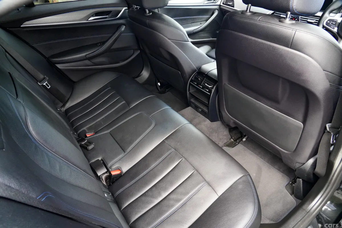 BMW 5-Series Saloon, Petrol Plug-in Hybrid, 2018, Black