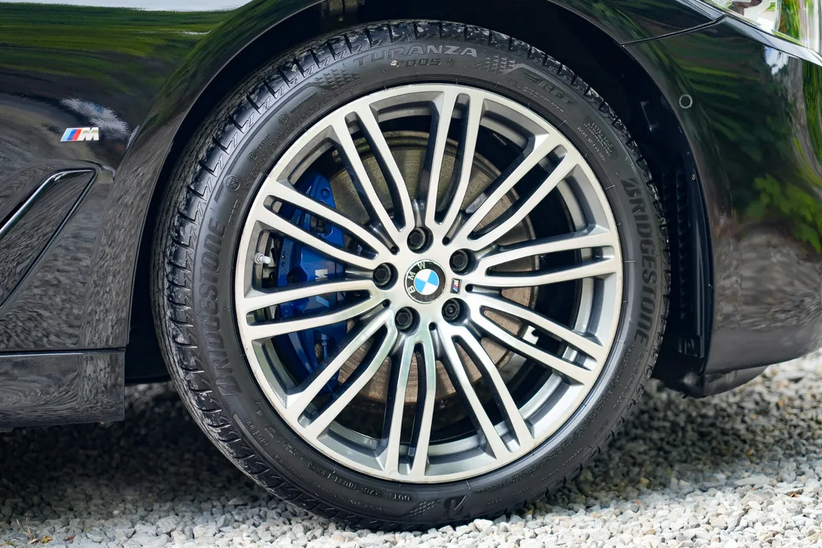 BMW 5-Series Saloon, Petrol Plug-in Hybrid, 2018, Black