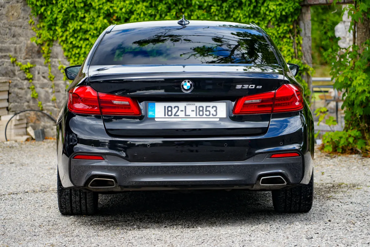 BMW 5-Series Saloon, Petrol Plug-in Hybrid, 2018, Black