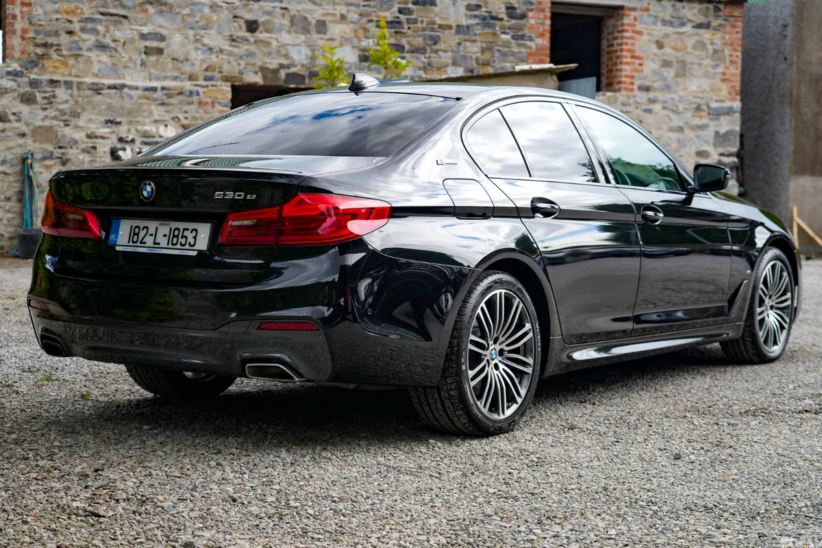 BMW 5-Series Saloon, Petrol Plug-in Hybrid, 2018, Black