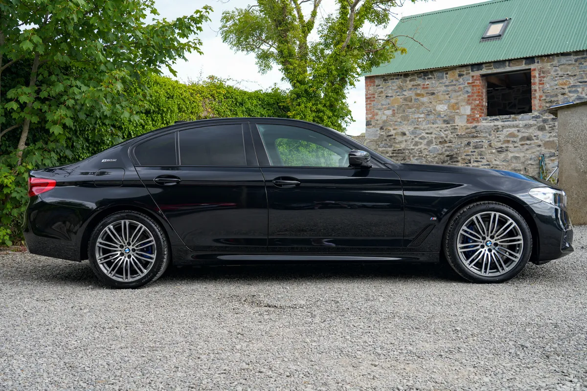 BMW 5-Series Saloon, Petrol Plug-in Hybrid, 2018, Black