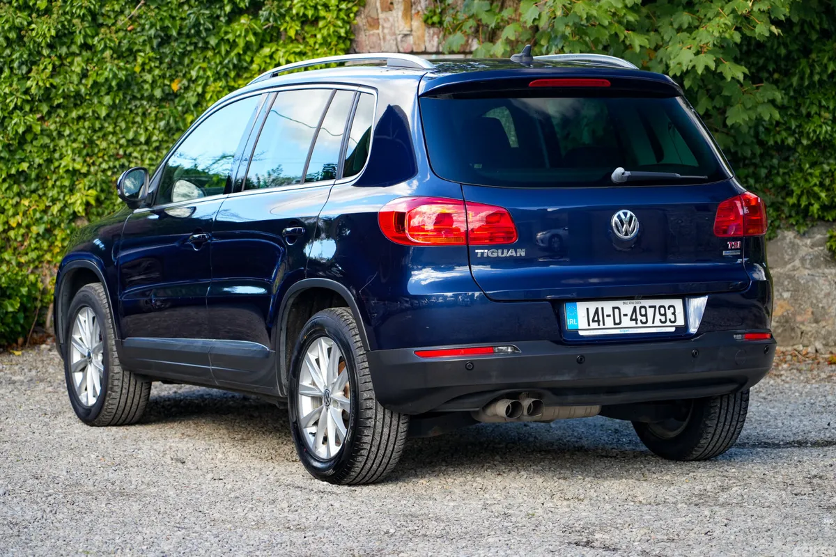 Volkswagen Tiguan SUV, Petrol, 2014, Blue