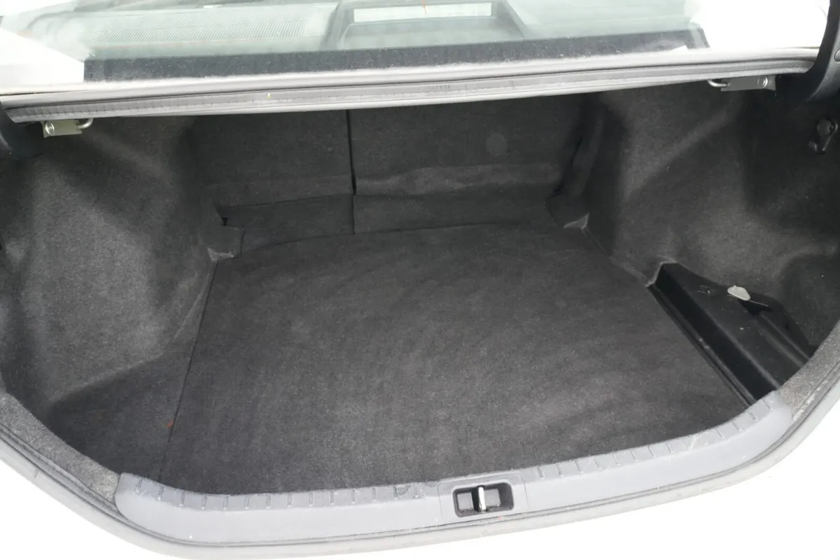 Toyota Corolla Saloon, Petrol, 2015, Silver
