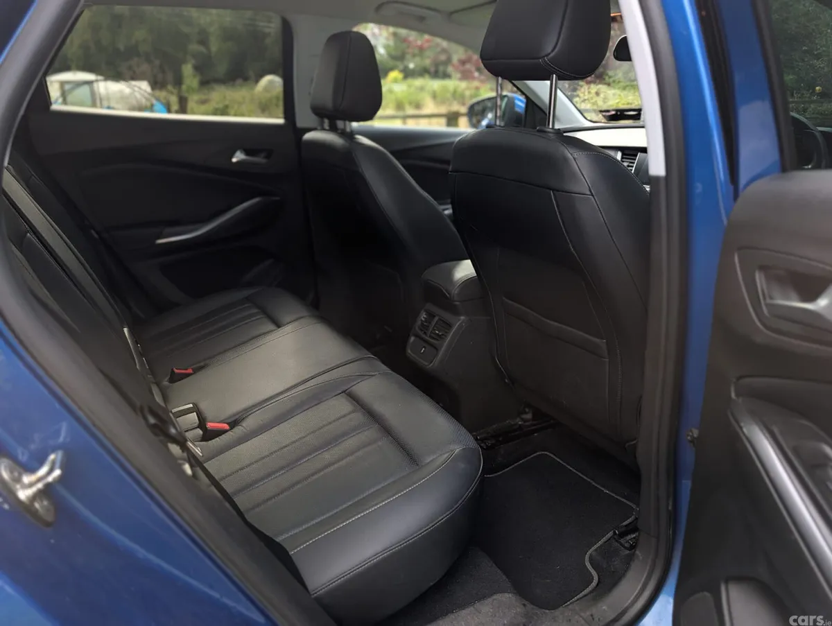 Opel Crossland X SUV, Diesel, 2018, Blue