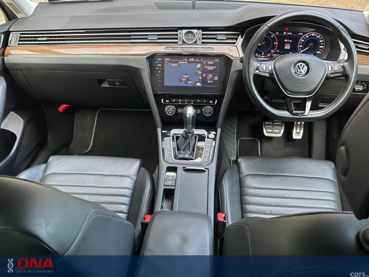 Volkswagen Passat Estate, Diesel, 2018, Silver