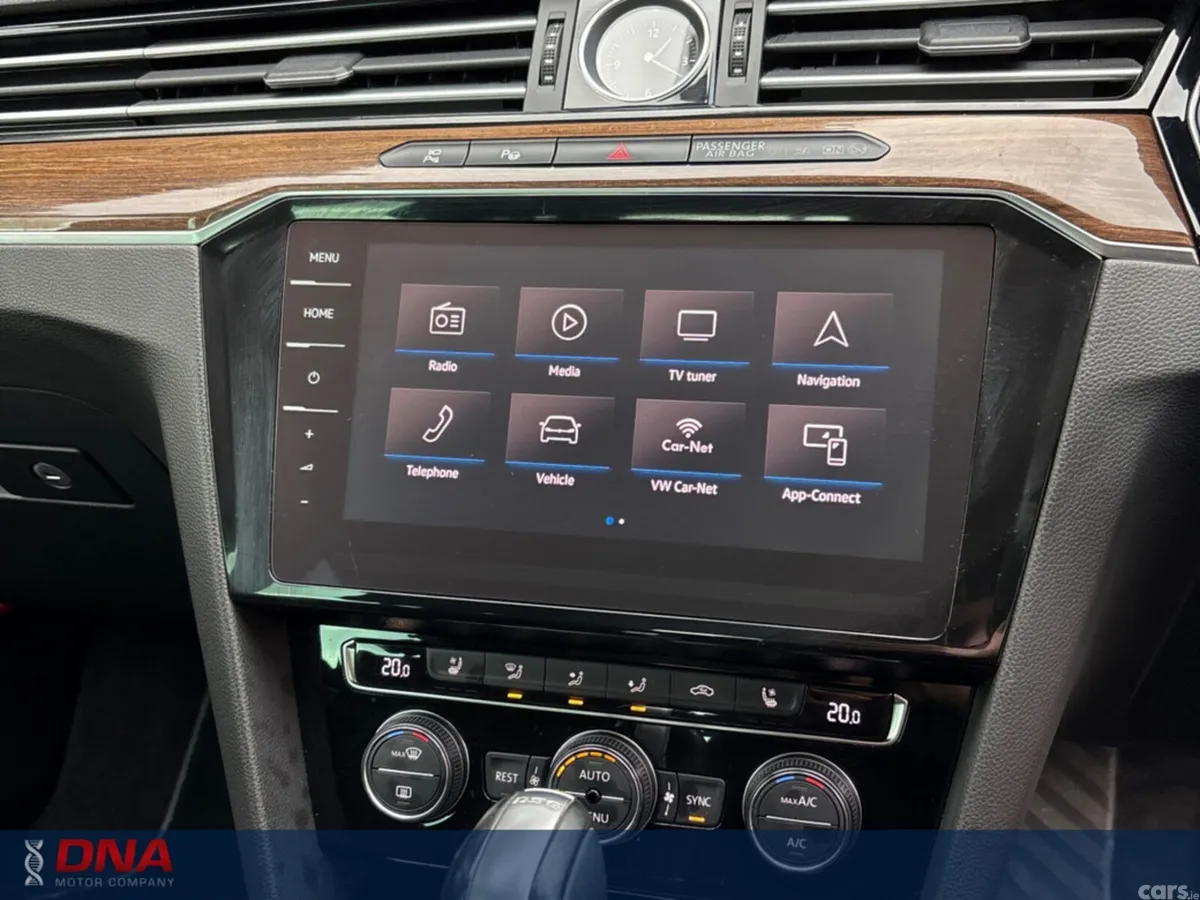 Volkswagen Passat Estate, Diesel, 2018, Silver