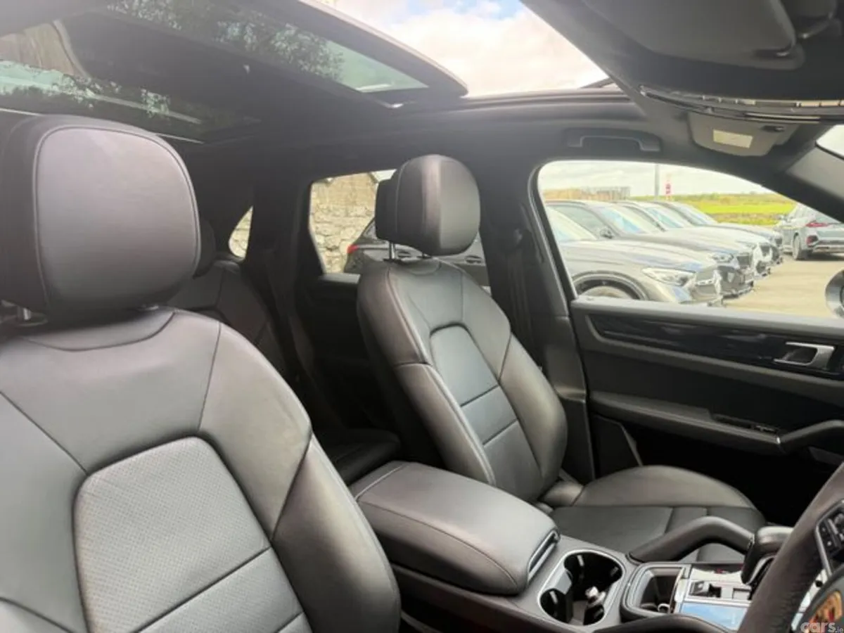 Porsche Cayenne SUV, Petrol Plug-in Hybrid, 2023, Grey