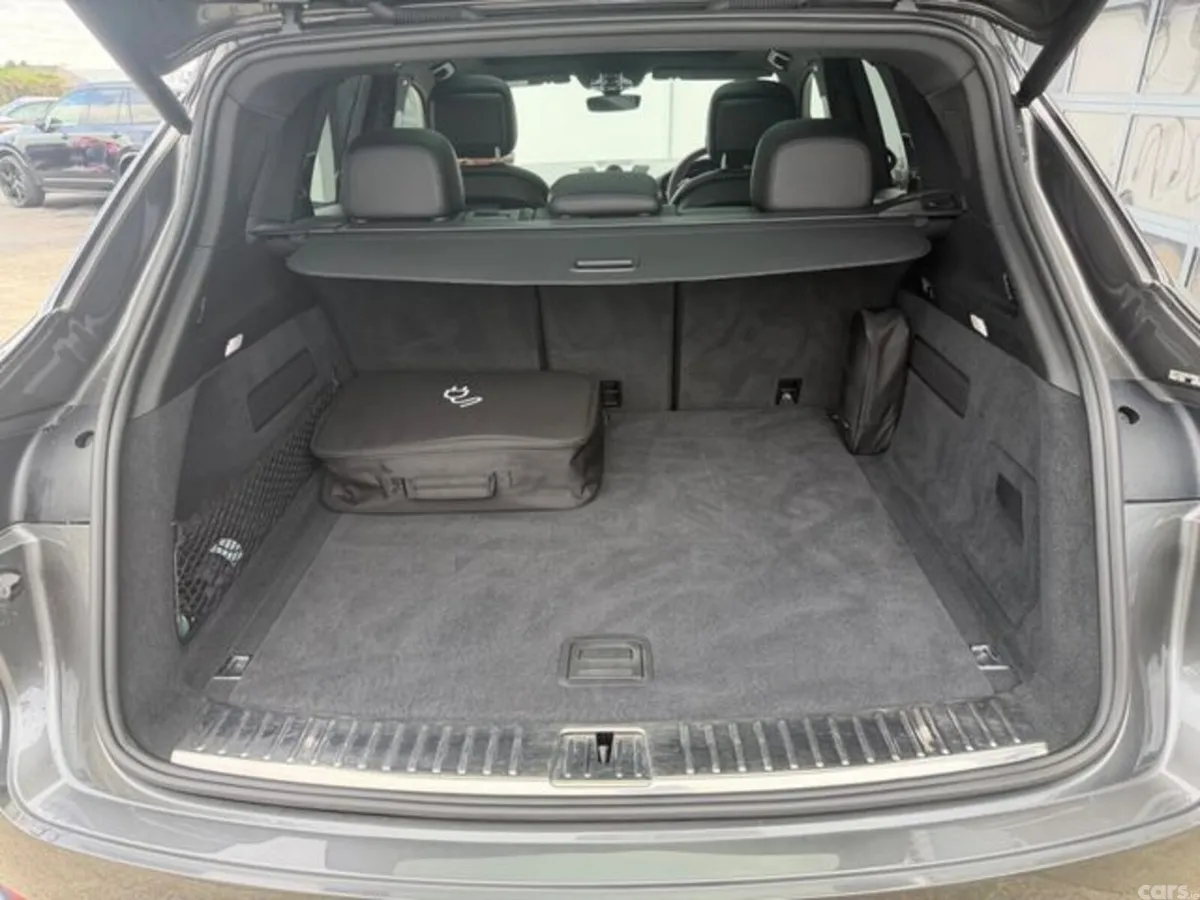Porsche Cayenne SUV, Petrol Plug-in Hybrid, 2023, Grey