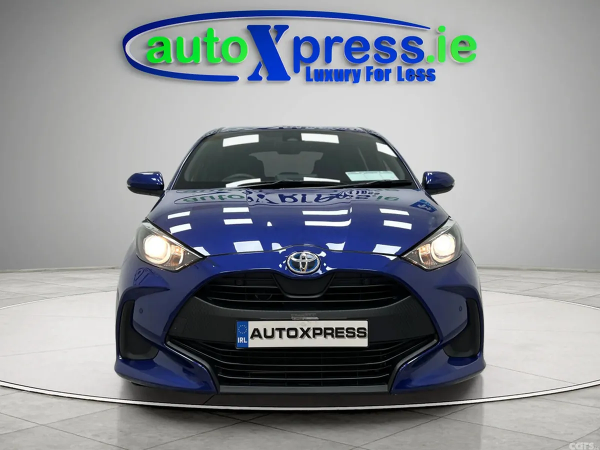 Toyota Yaris Hatchback, Petrol Hybrid, 2021, Blue