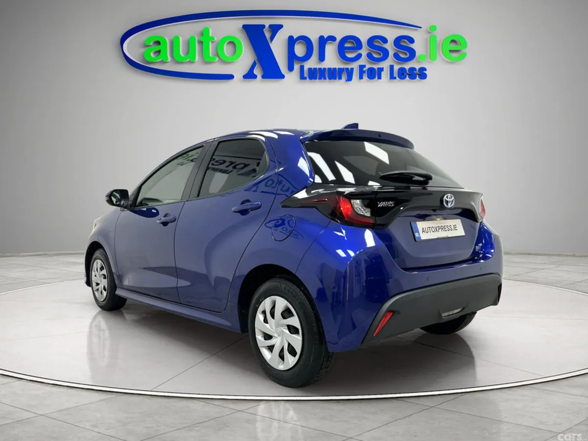 Toyota Yaris Hatchback, Petrol Hybrid, 2021, Blue