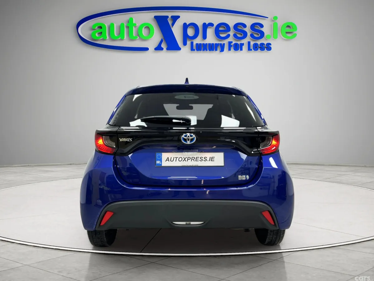 Toyota Yaris Hatchback, Petrol Hybrid, 2021, Blue