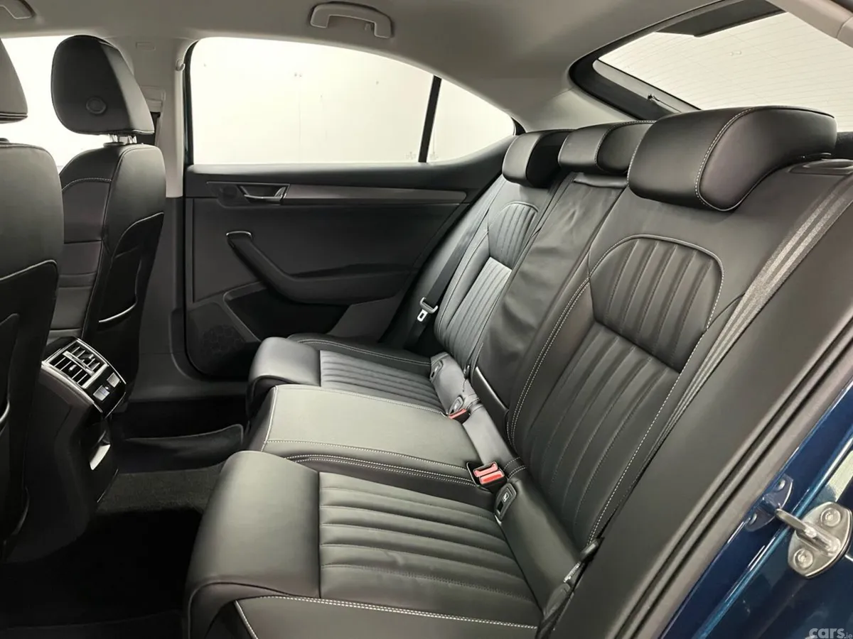 Skoda Superb Saloon, Diesel, 2023, Blue