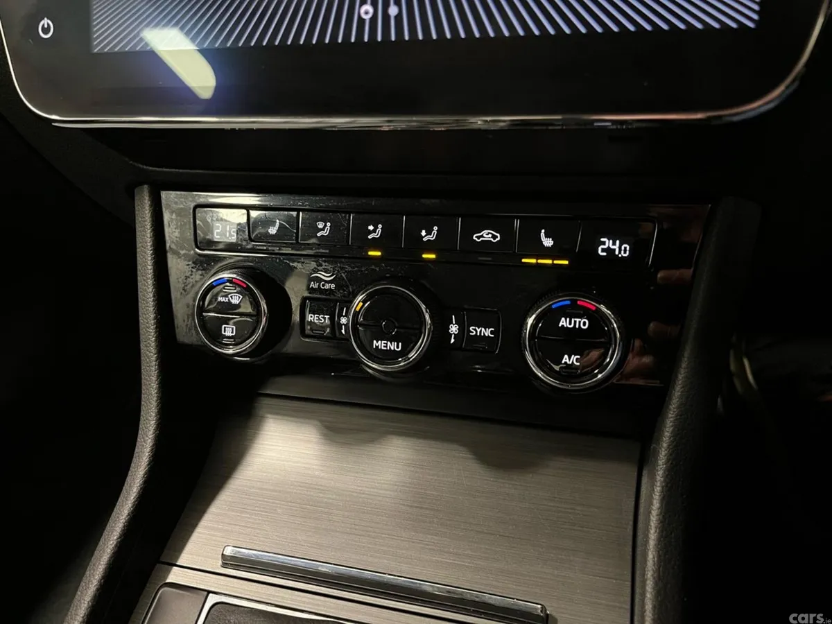 Skoda Superb Saloon, Diesel, 2023, Blue