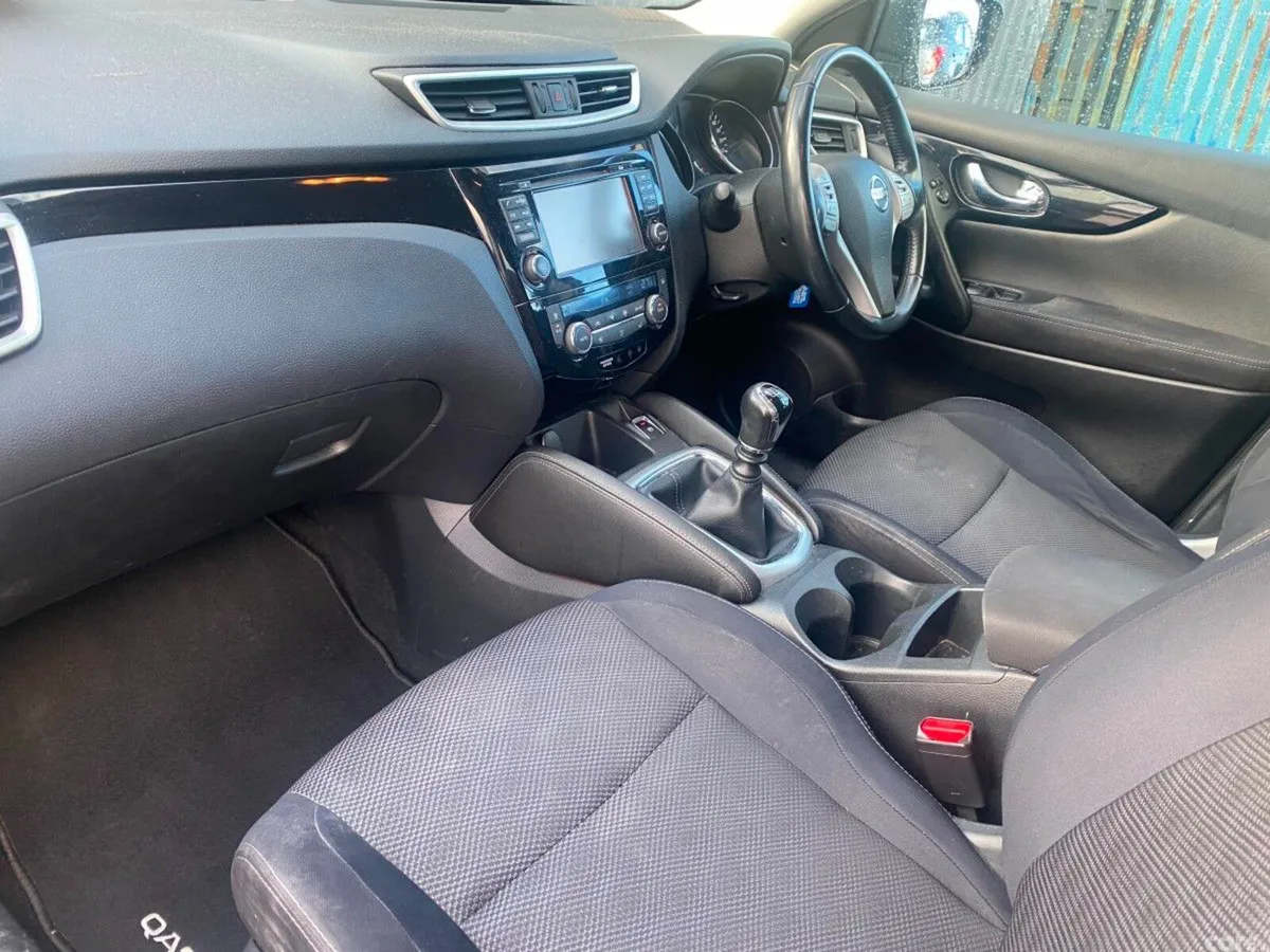 Nissan Qashqai SUV, Diesel, 2016, Black