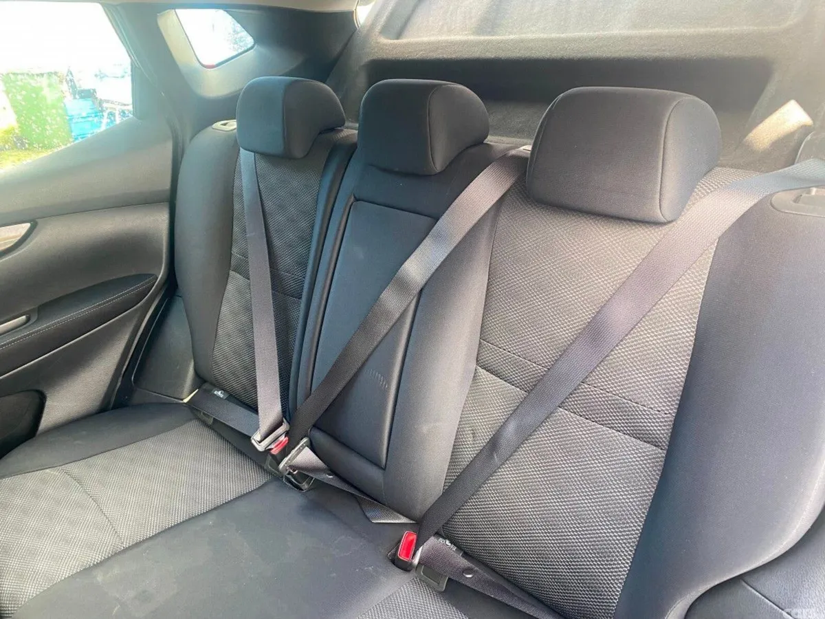 Nissan Qashqai SUV, Diesel, 2016, Black