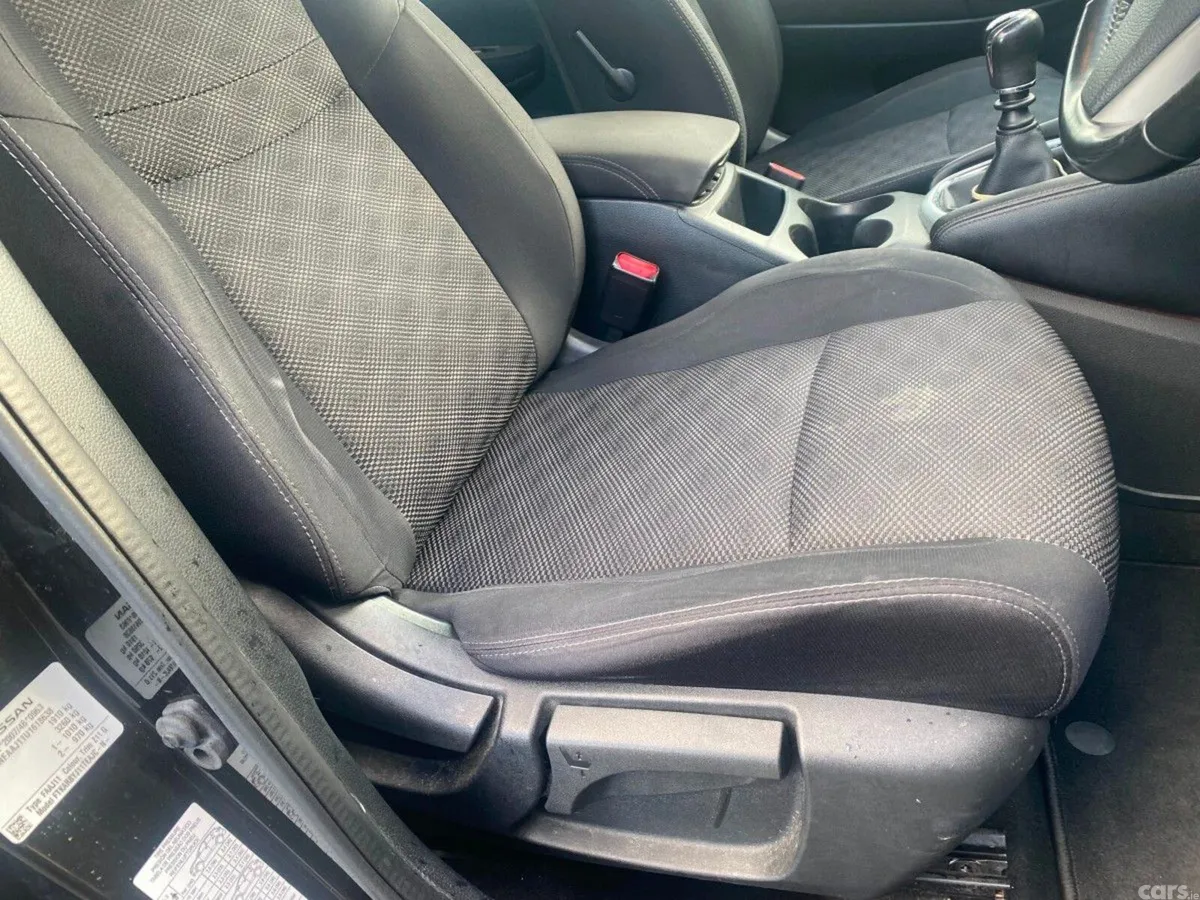 Nissan Qashqai SUV, Diesel, 2016, Black