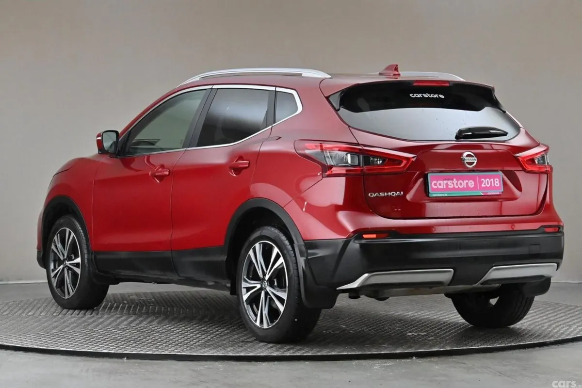 Nissan Qashqai SUV, Petrol, 2018, Red