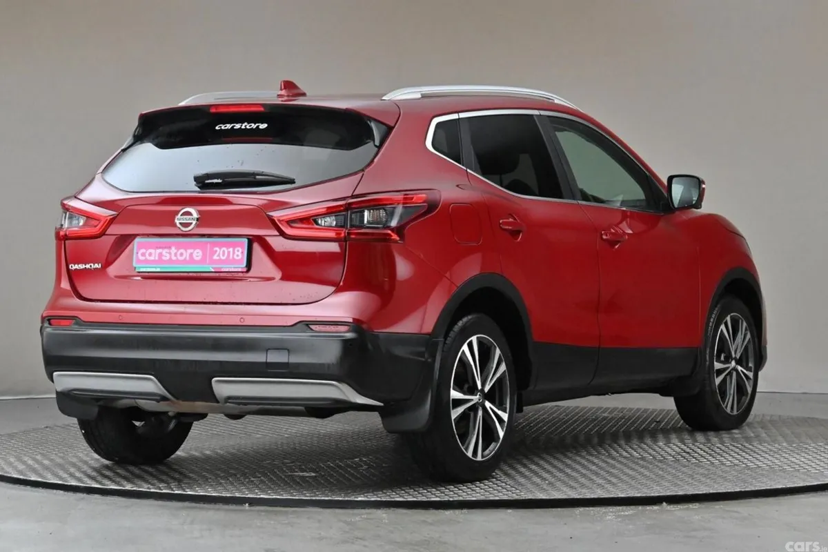 Nissan Qashqai SUV, Petrol, 2018, Red