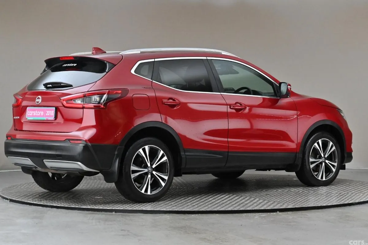 Nissan Qashqai SUV, Petrol, 2018, Red