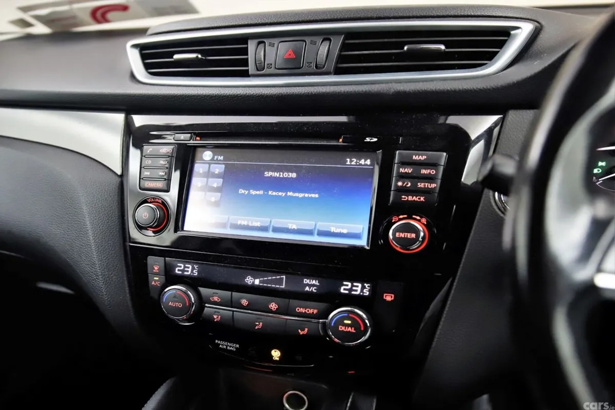 Nissan Qashqai SUV, Petrol, 2018, Red