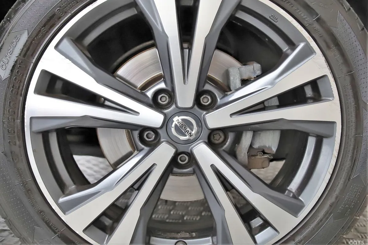 Nissan Qashqai SUV, Petrol, 2018, Red