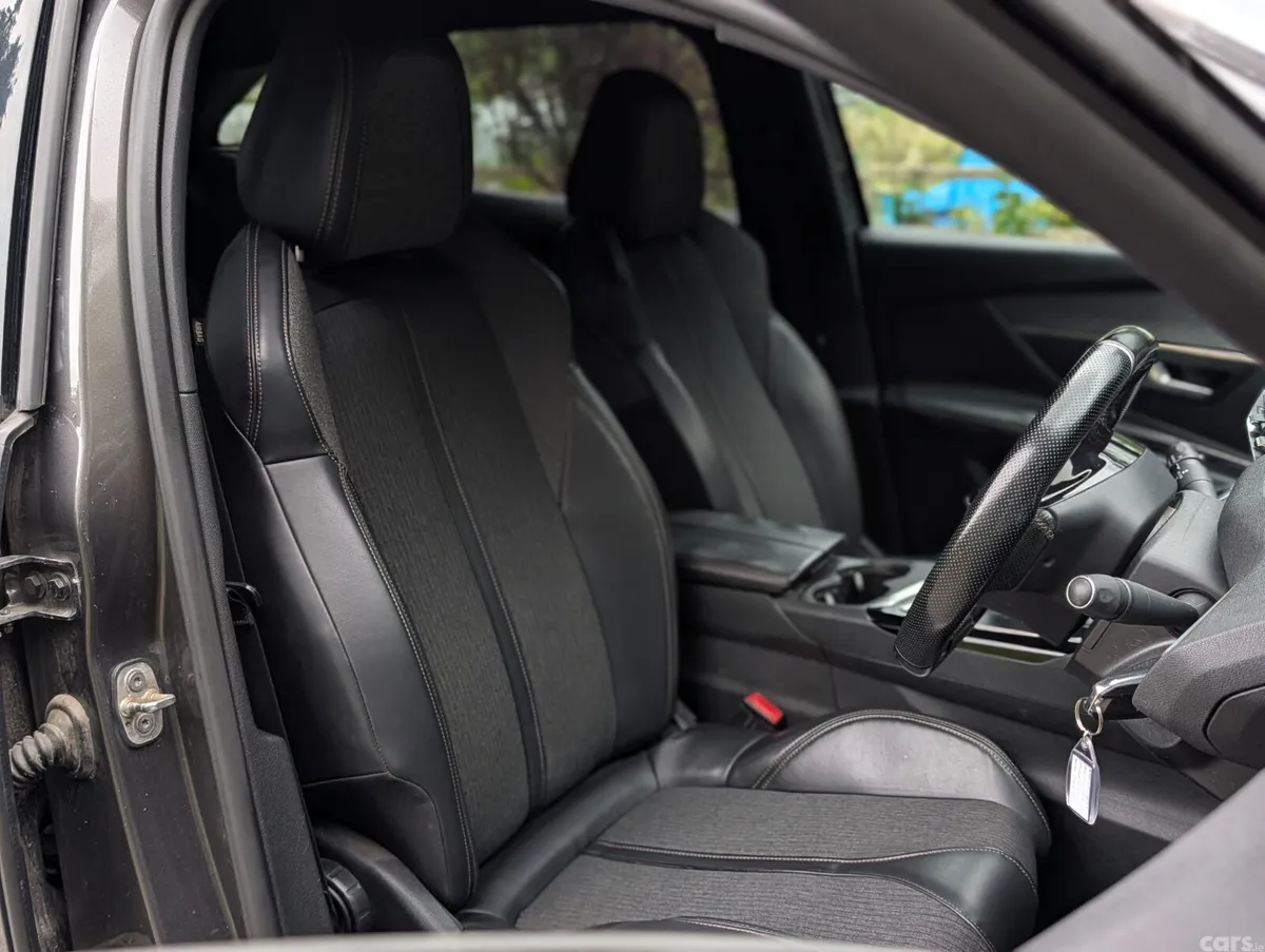Peugeot 3008 Hatchback, Diesel, 2018, Grey