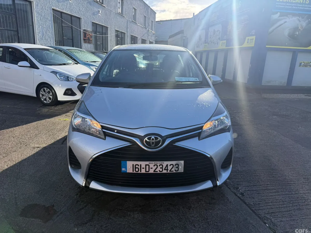 Toyota Yaris Hatchback, Petrol, 2016, Silver