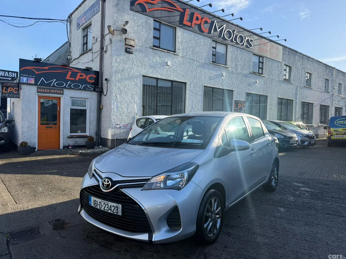 Toyota Yaris Hatchback, Petrol, 2016, Silver