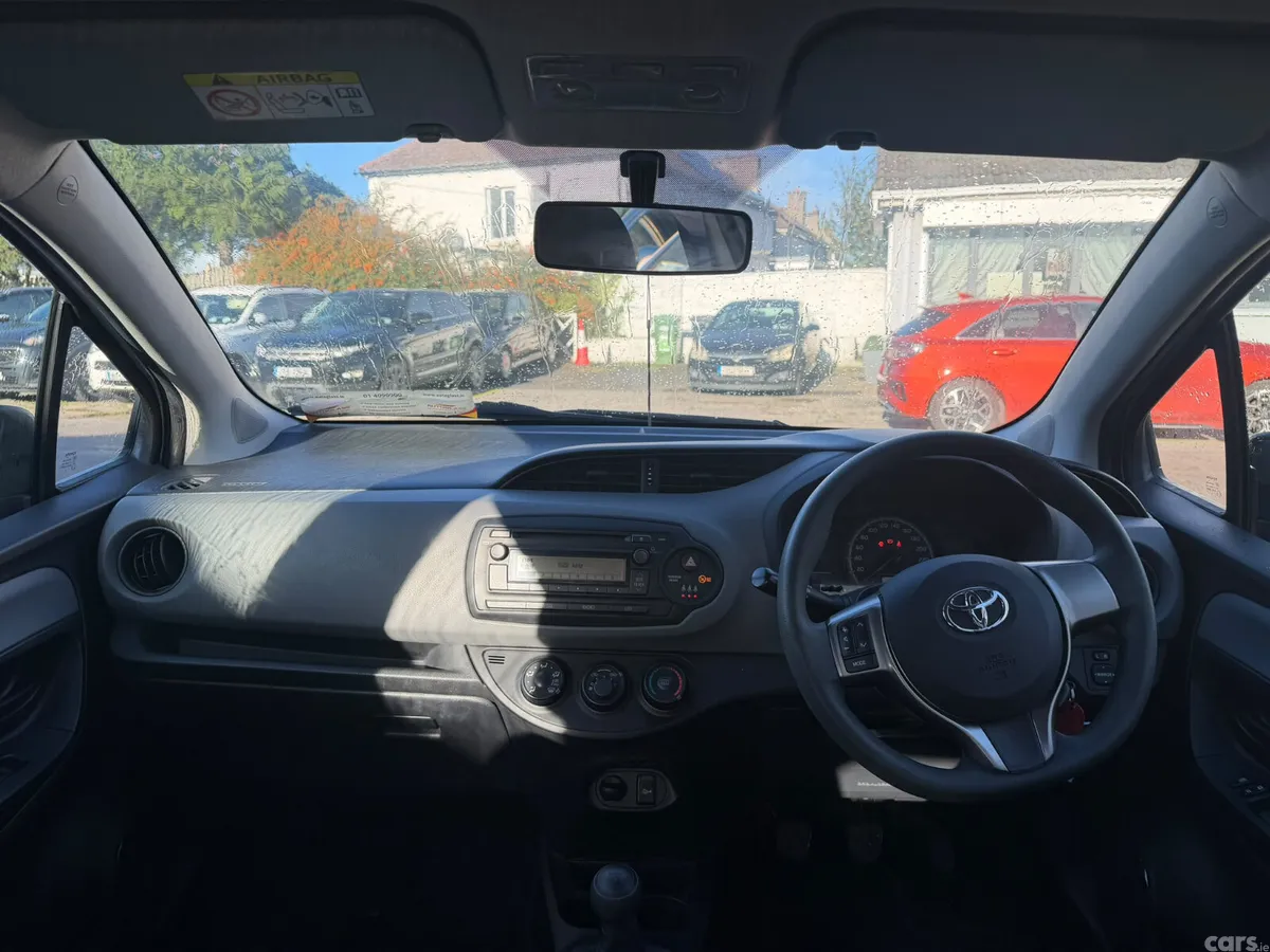 Toyota Yaris Hatchback, Petrol, 2016, Silver