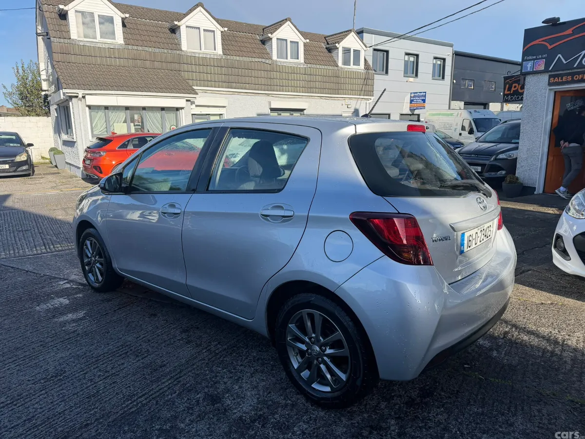Toyota Yaris Hatchback, Petrol, 2016, Silver