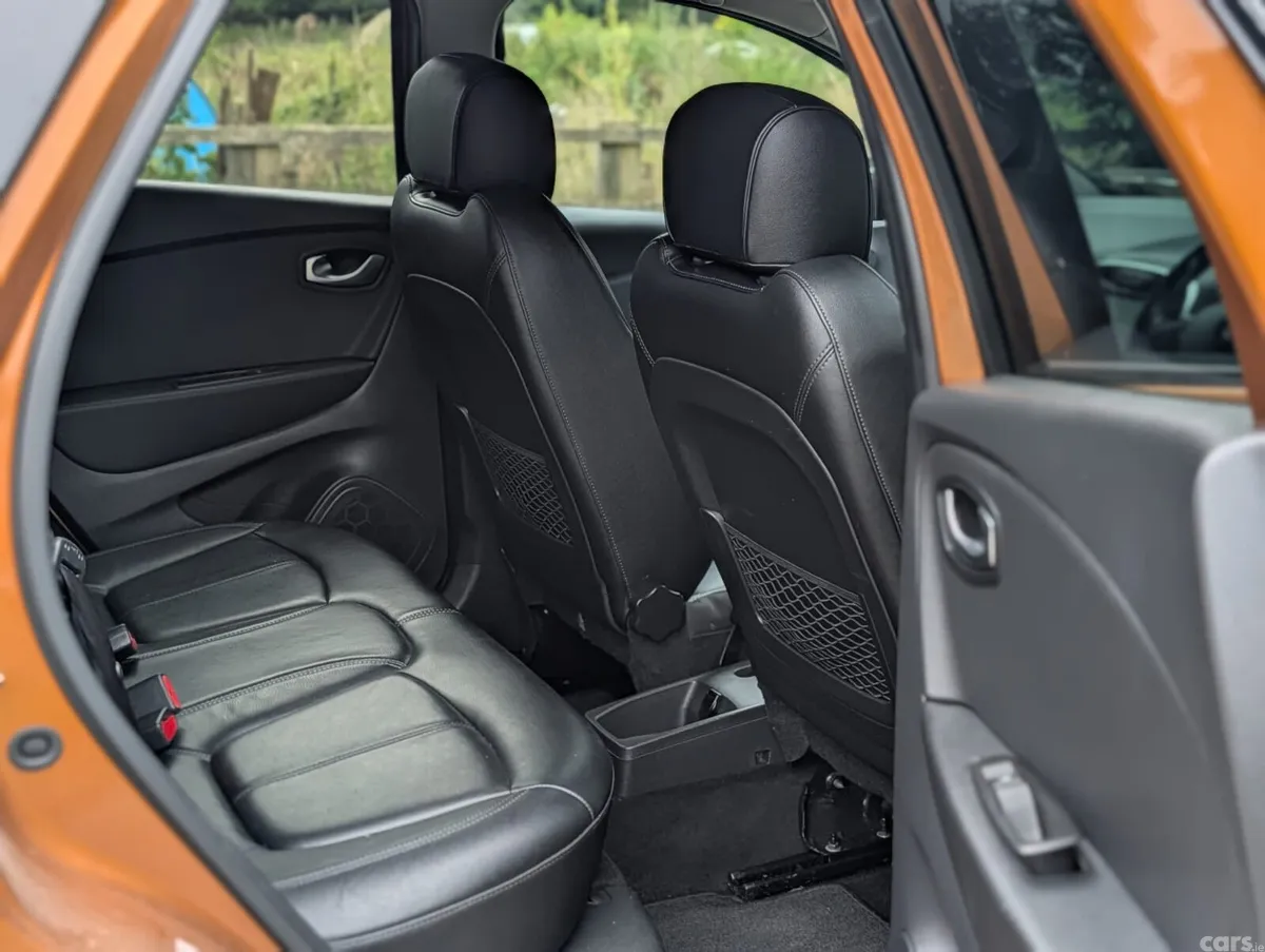 Renault Captur Hatchback, Diesel, 2019, Orange
