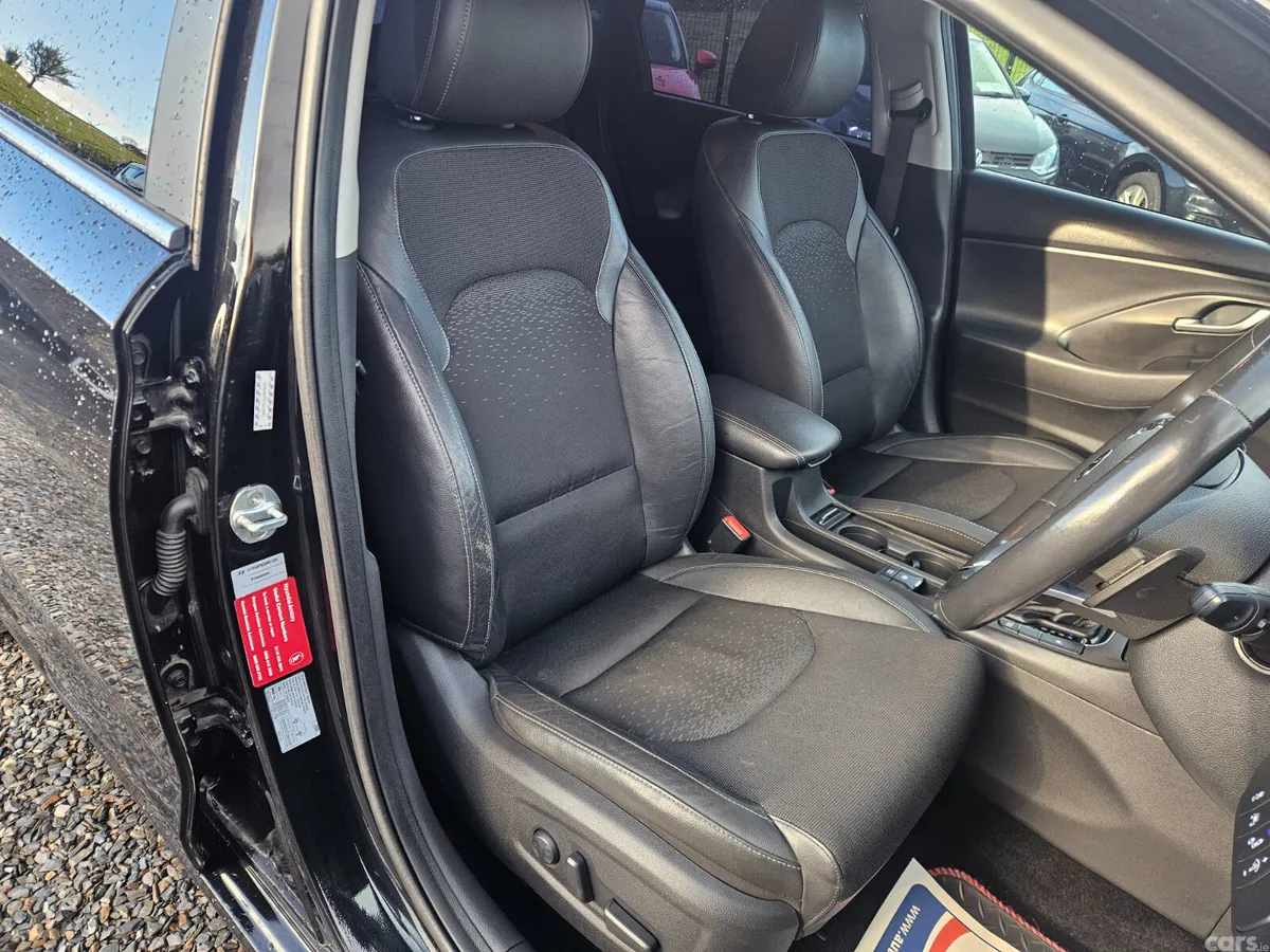 Hyundai i30 Hatchback, Petrol, 2018, Black