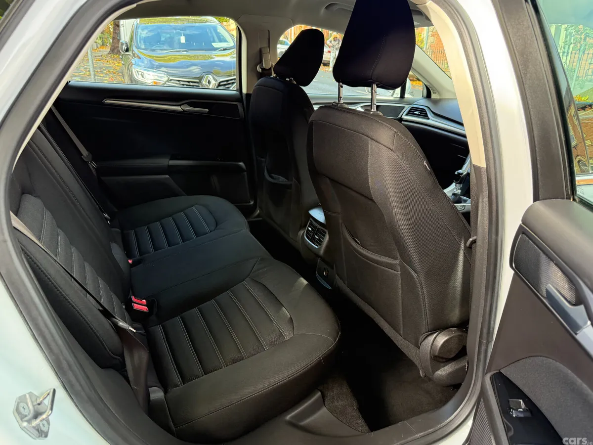 Ford Mondeo Hatchback, Diesel, 2017, White