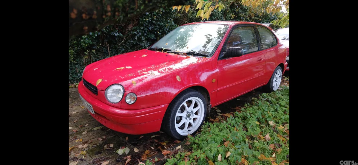 Toyota Corolla Hatchback, Petrol, 1999, Red