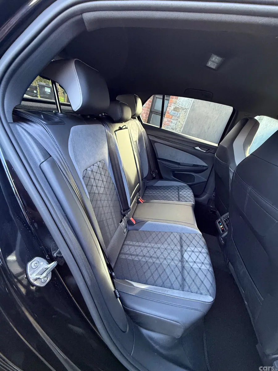 Volkswagen Golf Hatchback, Diesel, 2023, Black