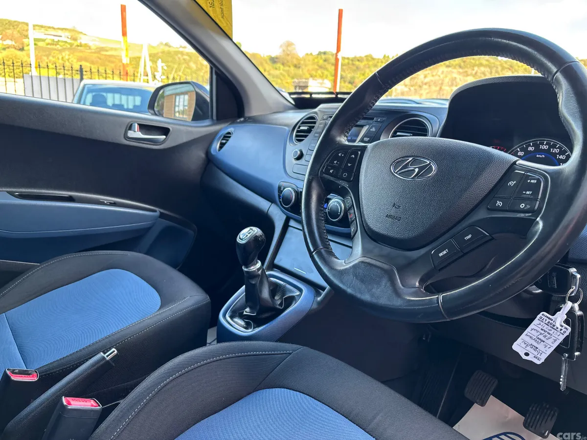 Hyundai i10 Hatchback, Petrol, 2015, Grey