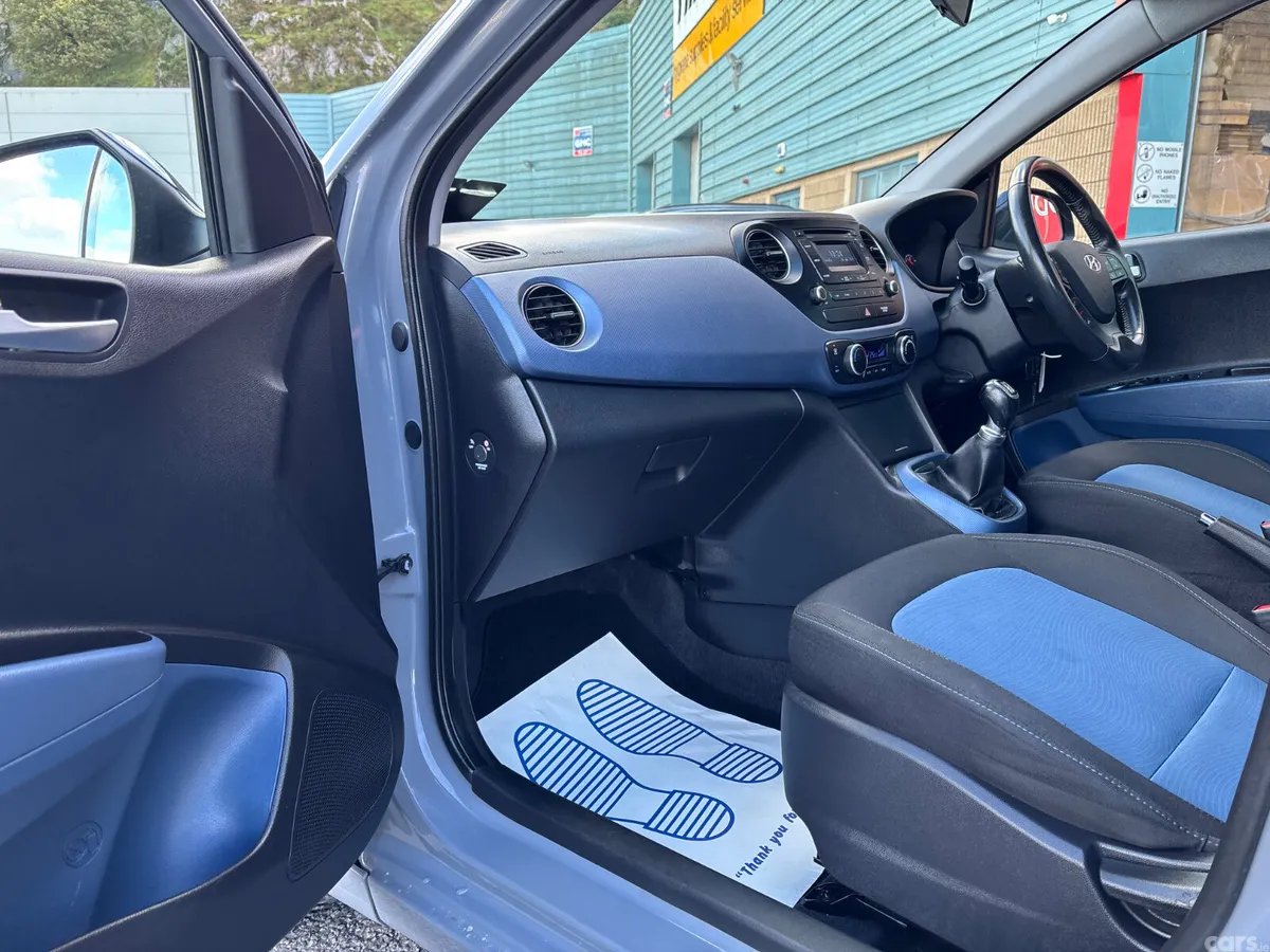 Hyundai i10 Hatchback, Petrol, 2015, Grey