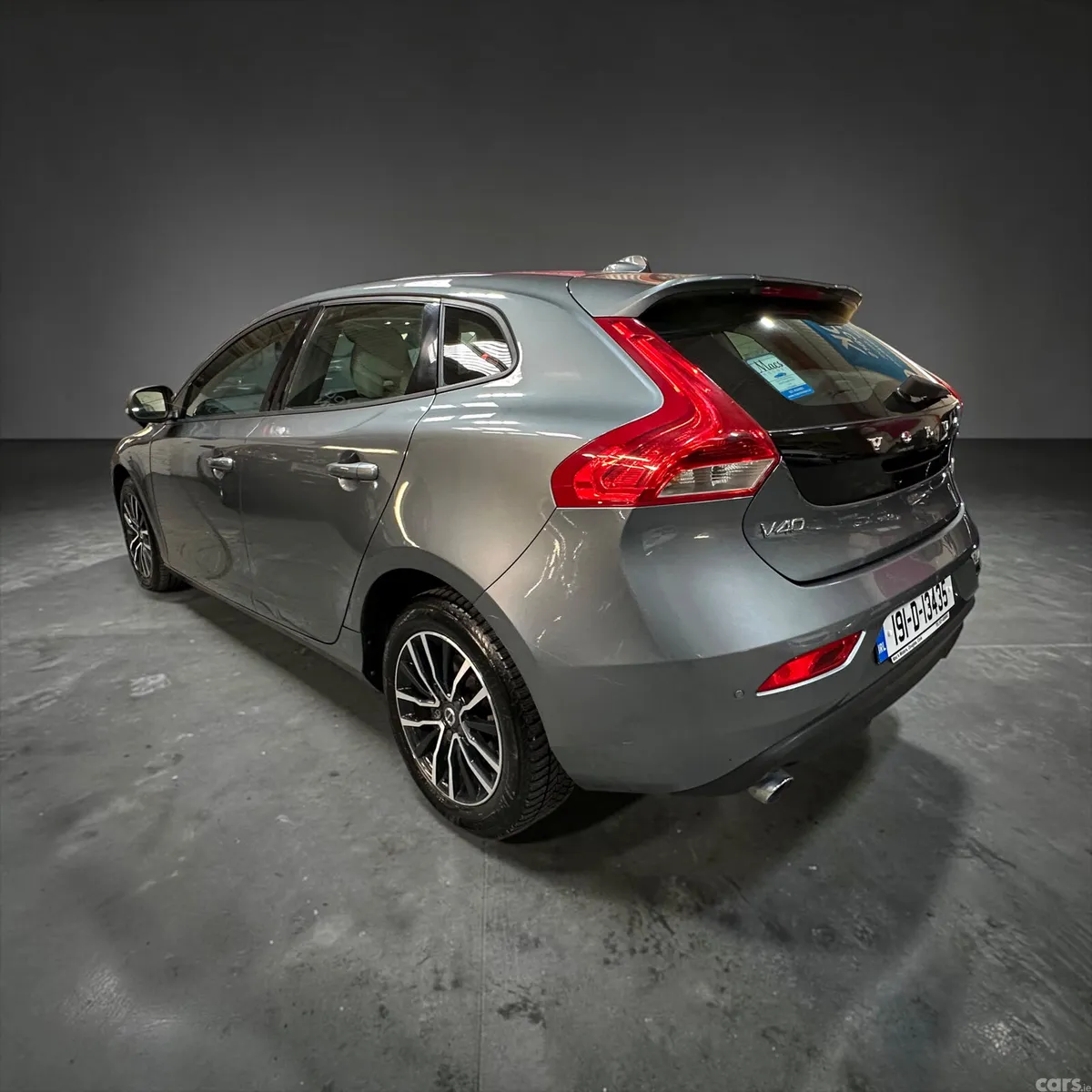 Volvo V40 Estate, Diesel, 2019, Grey