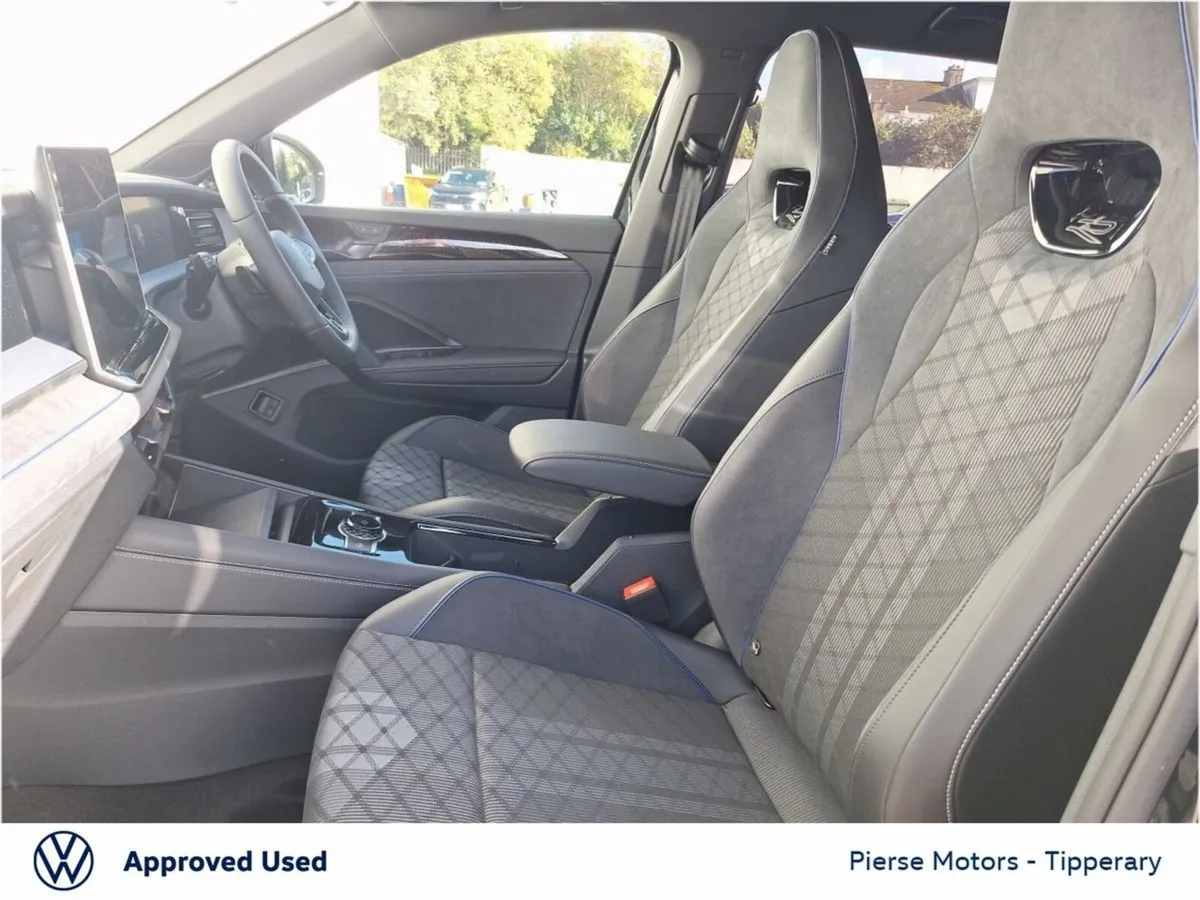Volkswagen Tayron Estate, Petrol Plug-in Hybrid, 2026, Black