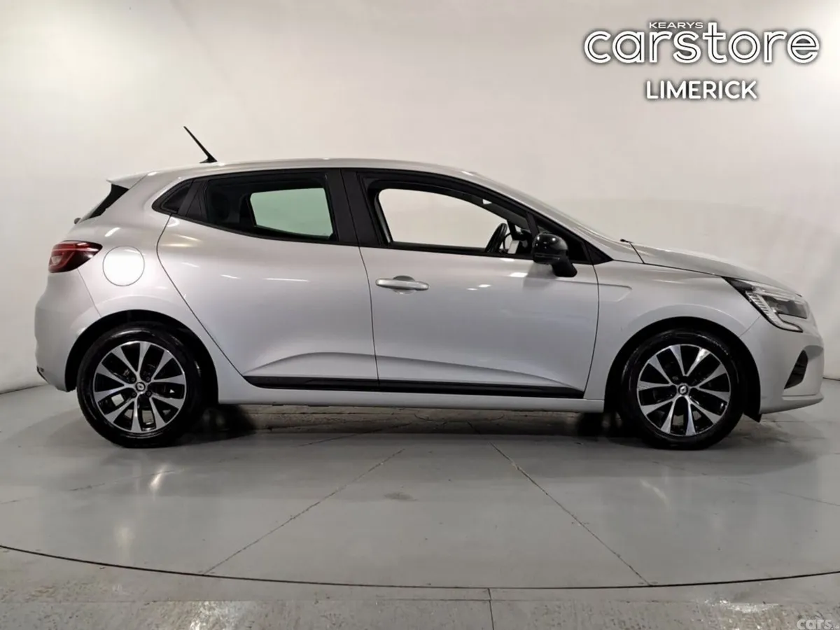 Renault Clio Hatchback, Petrol, 2023, Grey