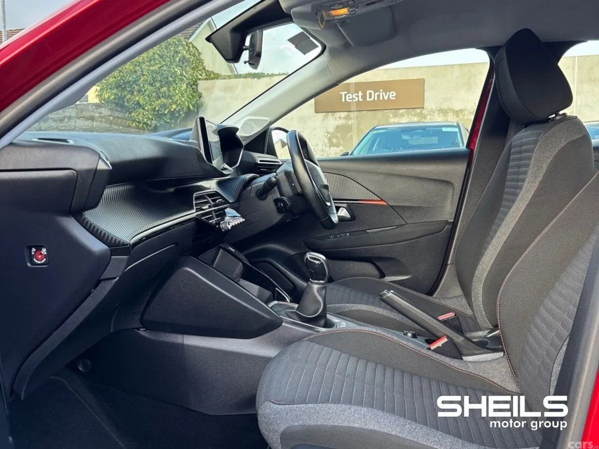 Peugeot 208 Hatchback, Petrol, 2020, Red