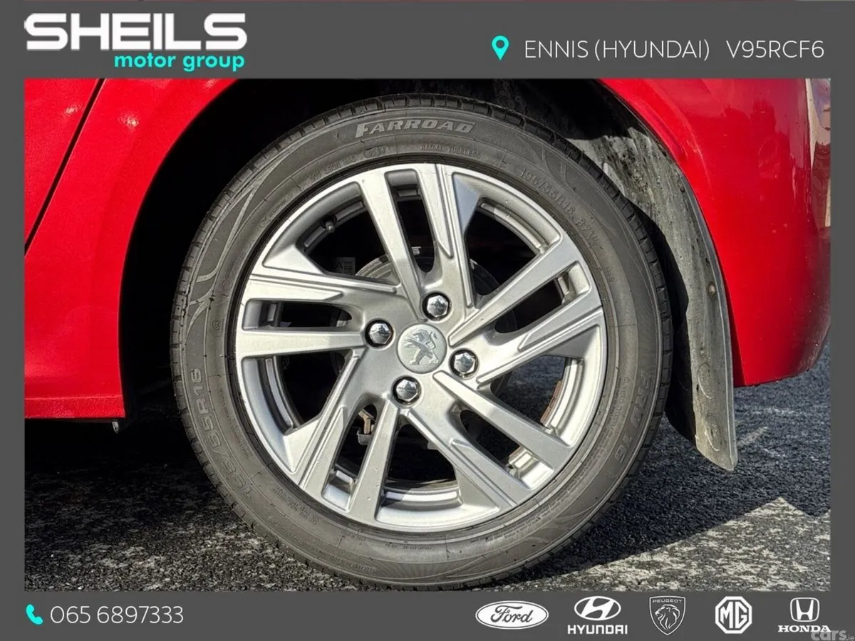 Peugeot 208 Hatchback, Petrol, 2020, Red